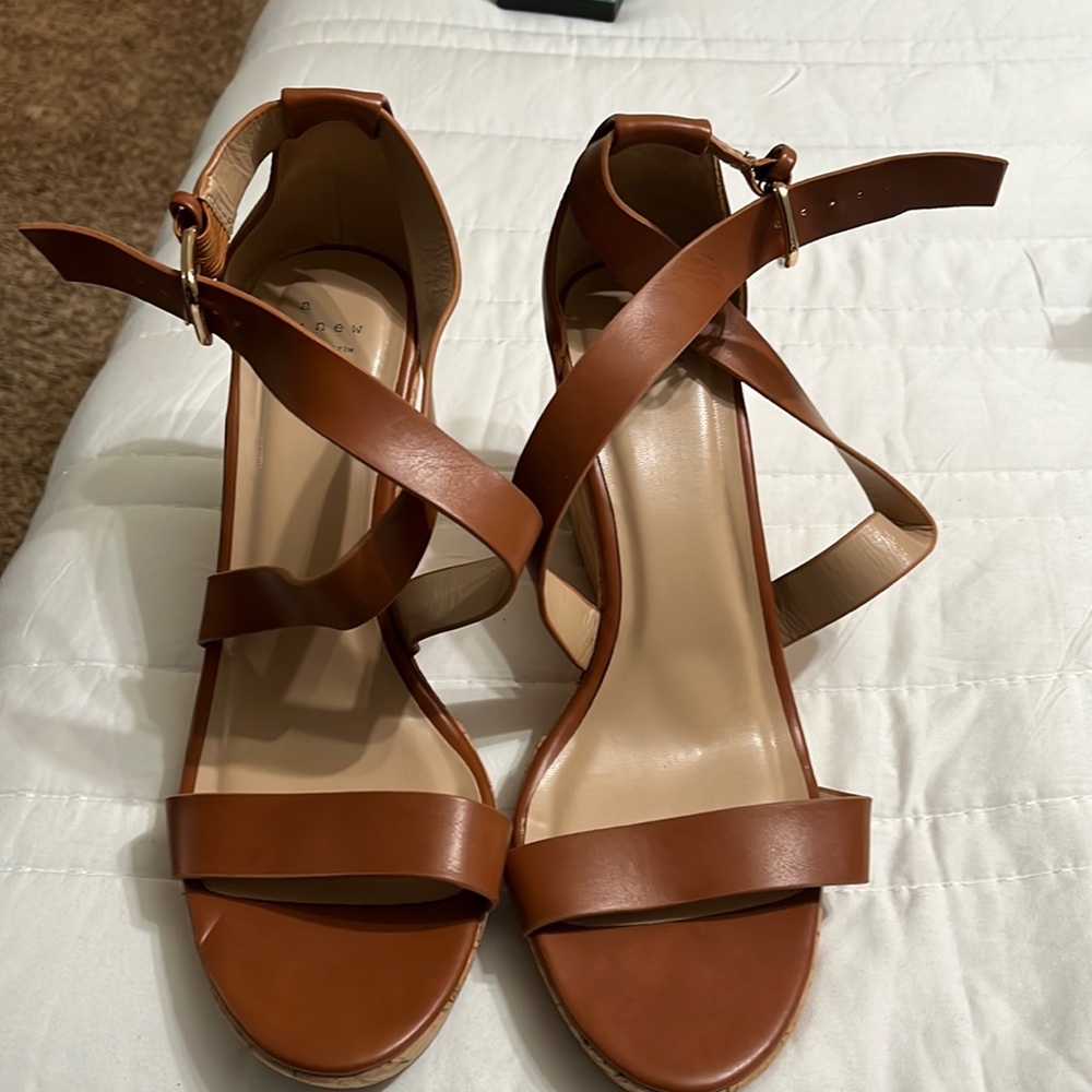 Women’s size 11 brown wedge